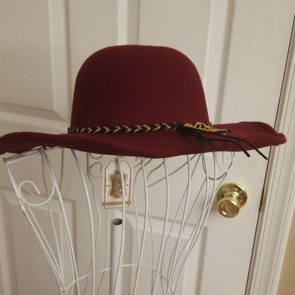 💐💚Reddish, burgundy hat!🌹💜 - Picture 3 of 8